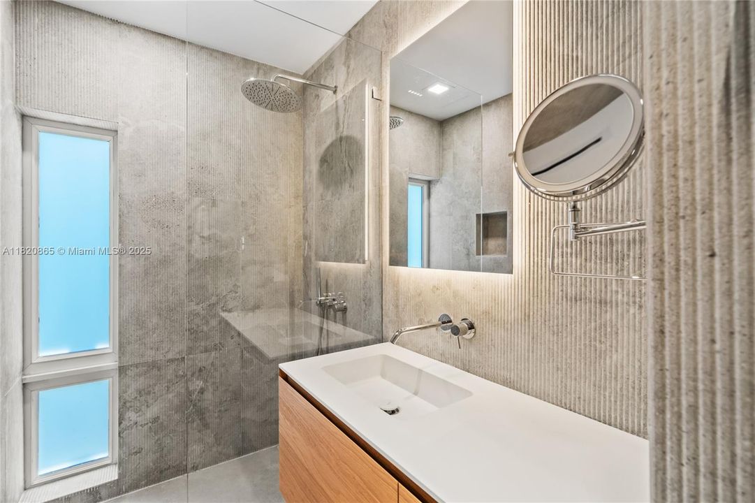 待售: $3,900,000 (4 贝兹, 3 浴室, 2267 平方英尺)