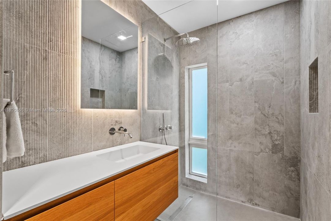 待售: $3,900,000 (4 贝兹, 3 浴室, 2267 平方英尺)