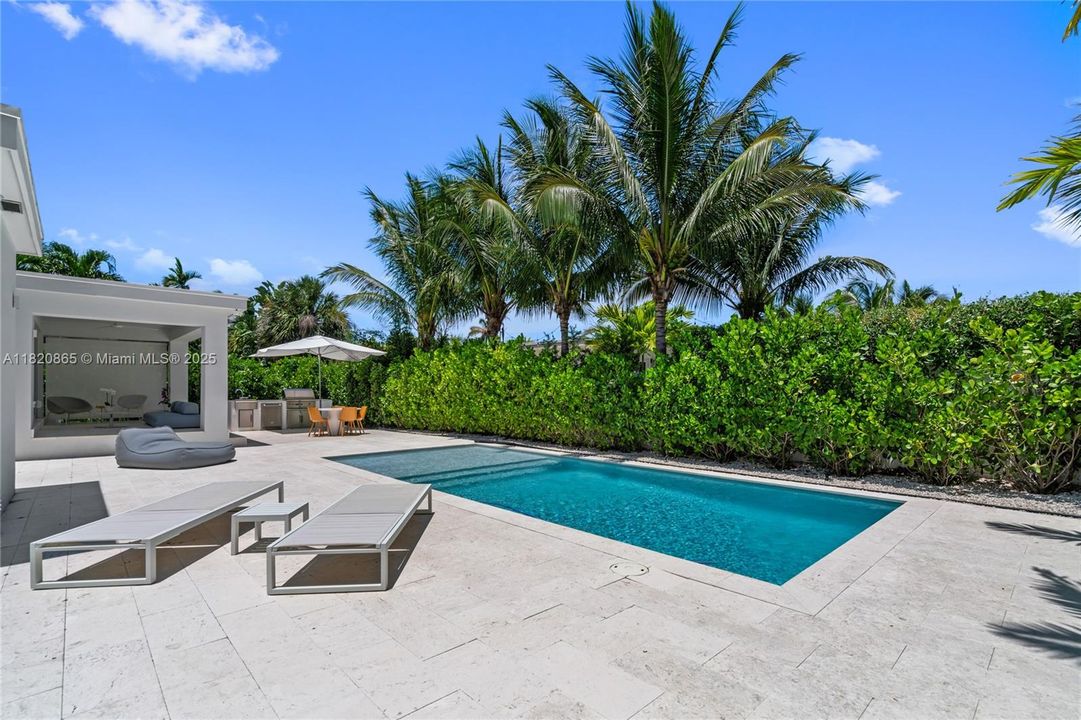 待售: $3,900,000 (4 贝兹, 3 浴室, 2267 平方英尺)