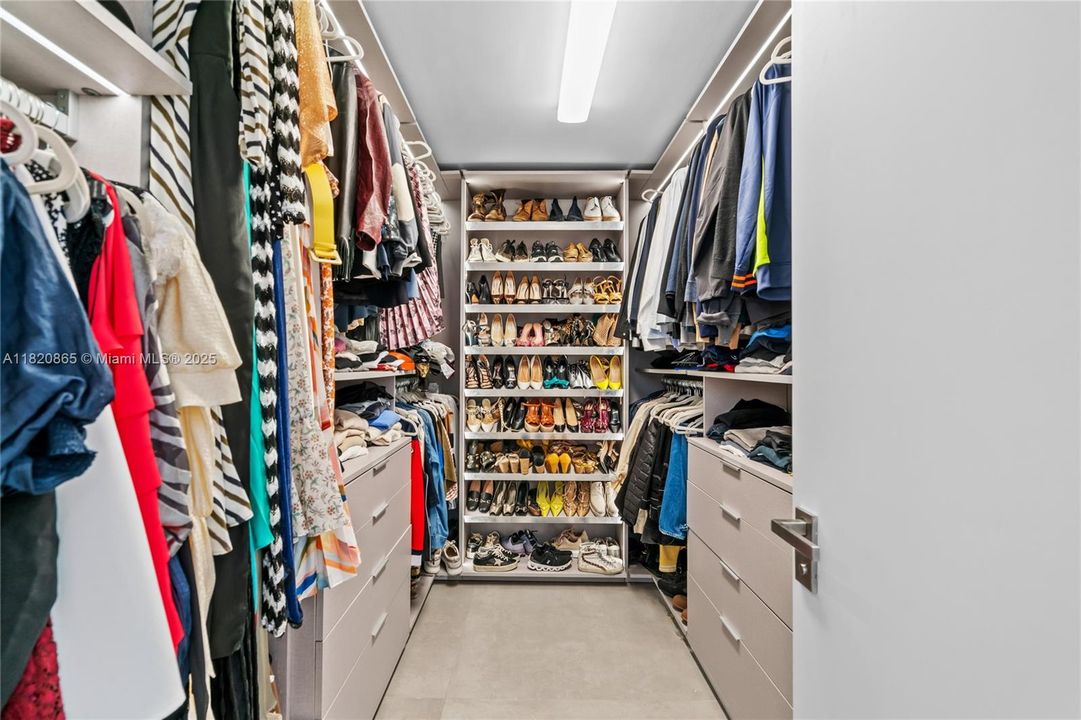 待售: $3,900,000 (4 贝兹, 3 浴室, 2267 平方英尺)