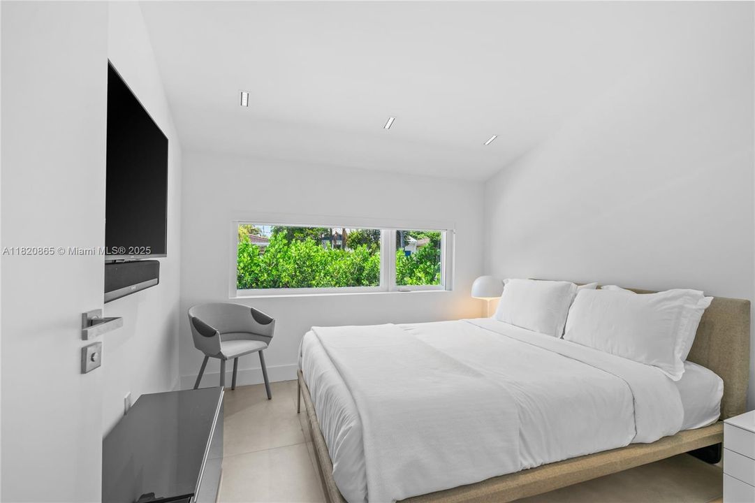 待售: $3,900,000 (4 贝兹, 3 浴室, 2267 平方英尺)