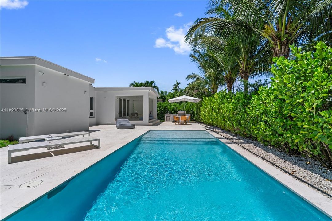 待售: $3,900,000 (4 贝兹, 3 浴室, 2267 平方英尺)