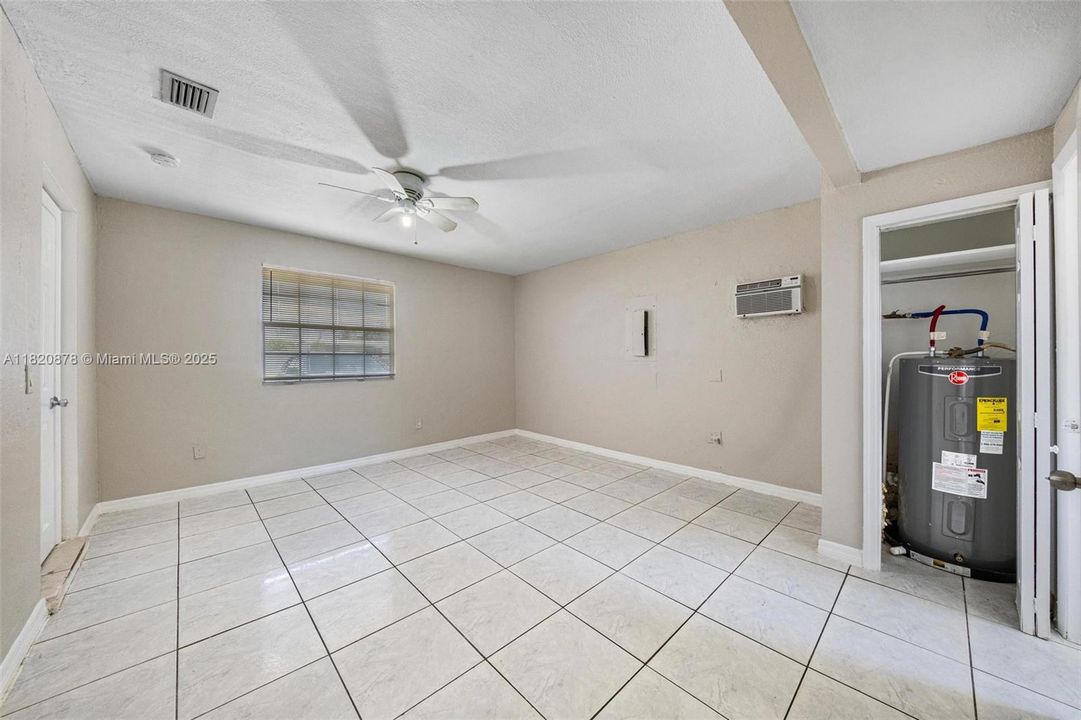 En Venta: $497,000 (5 camas, 3 baños, 1662 Pies cuadrados)