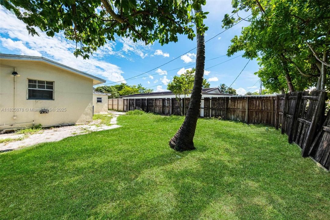 En Venta: $497,000 (5 camas, 3 baños, 1662 Pies cuadrados)