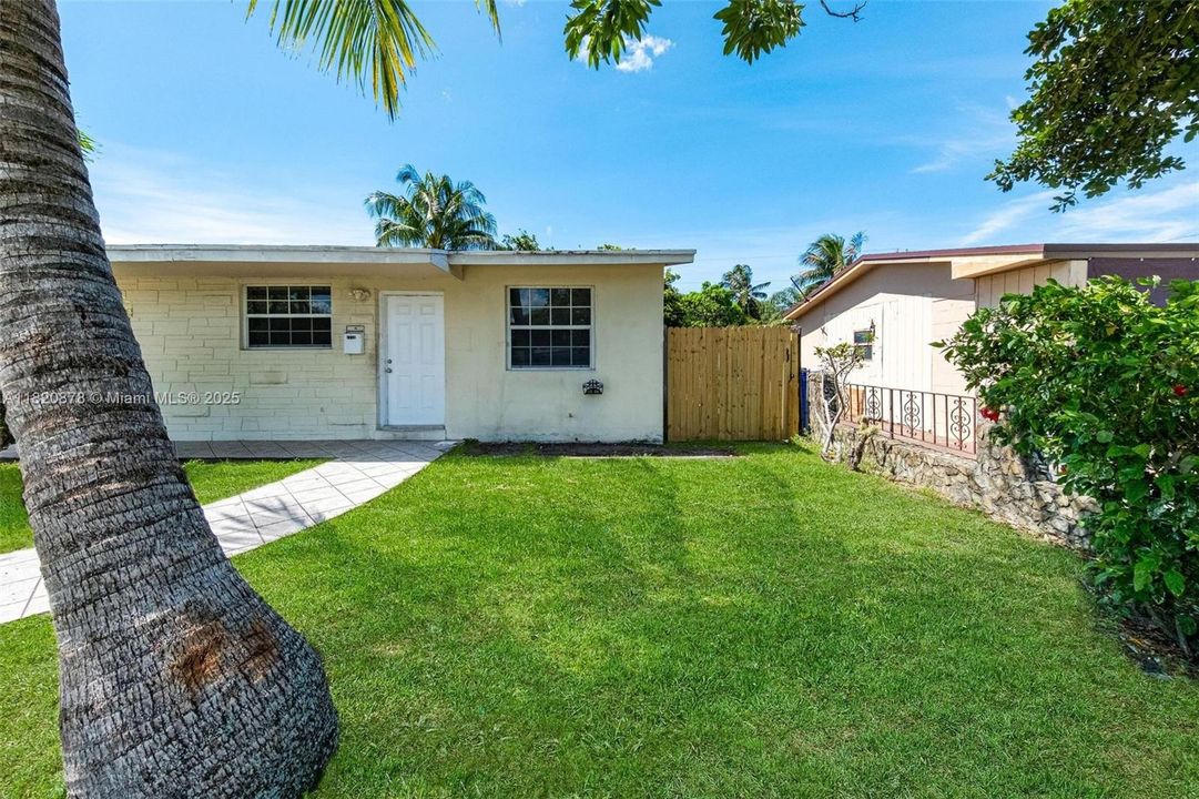 En Venta: $497,000 (5 camas, 3 baños, 1662 Pies cuadrados)
