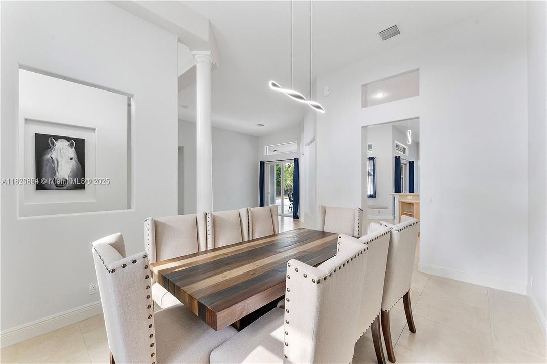 For Sale: $1,800,000 (5 beds, 4 baths, 4143 Square Feet)