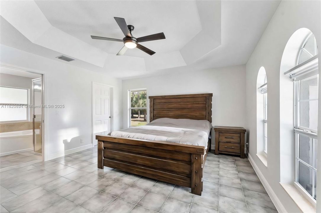 For Sale: $1,800,000 (5 beds, 4 baths, 4143 Square Feet)