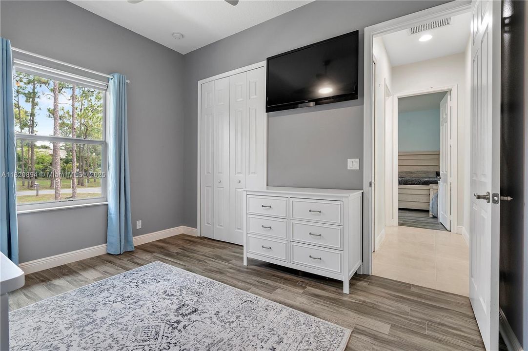 For Sale: $1,800,000 (5 beds, 4 baths, 4143 Square Feet)