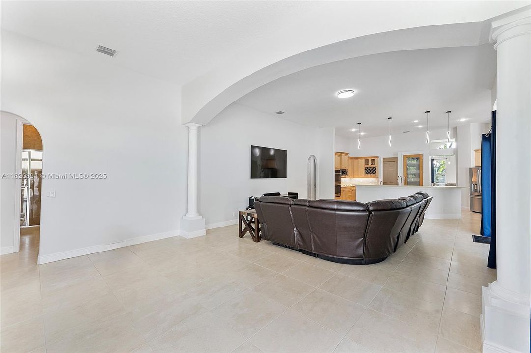 For Sale: $1,800,000 (5 beds, 4 baths, 4143 Square Feet)