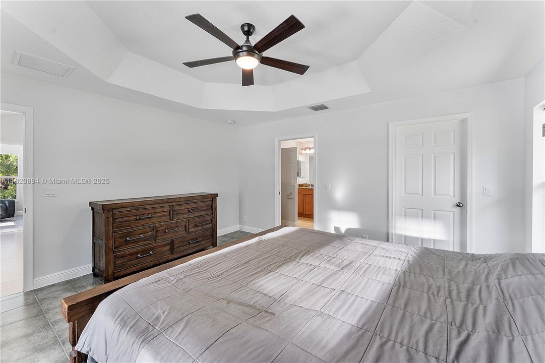 For Sale: $1,800,000 (5 beds, 4 baths, 4143 Square Feet)