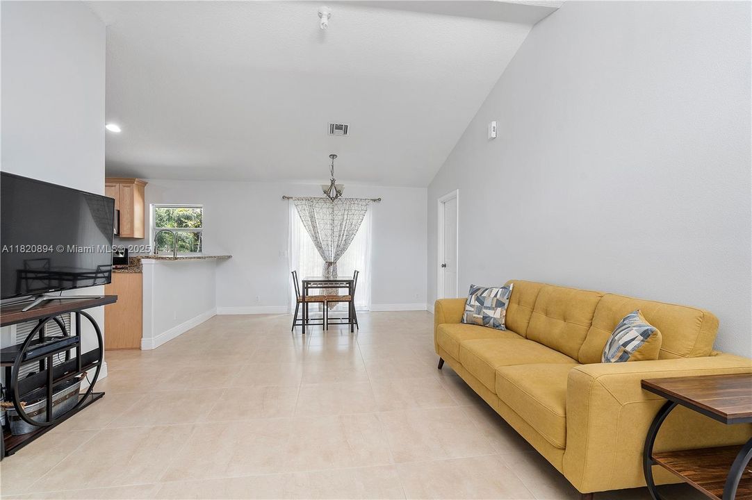 For Sale: $1,800,000 (5 beds, 4 baths, 4143 Square Feet)