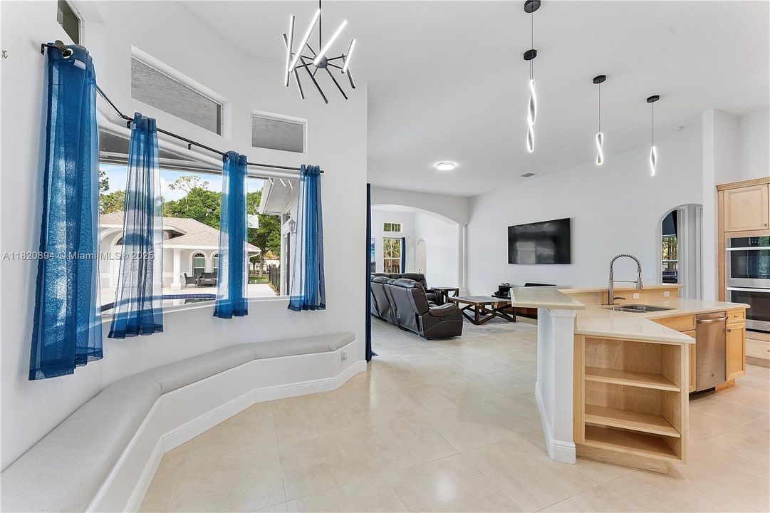 For Sale: $1,800,000 (5 beds, 4 baths, 4143 Square Feet)