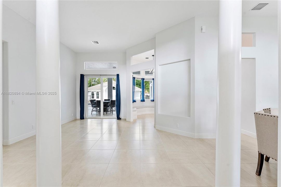 For Sale: $1,800,000 (5 beds, 4 baths, 4143 Square Feet)