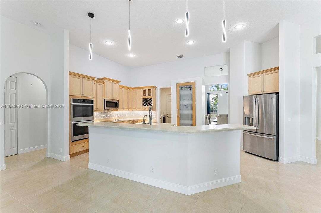 For Sale: $1,800,000 (5 beds, 4 baths, 4143 Square Feet)