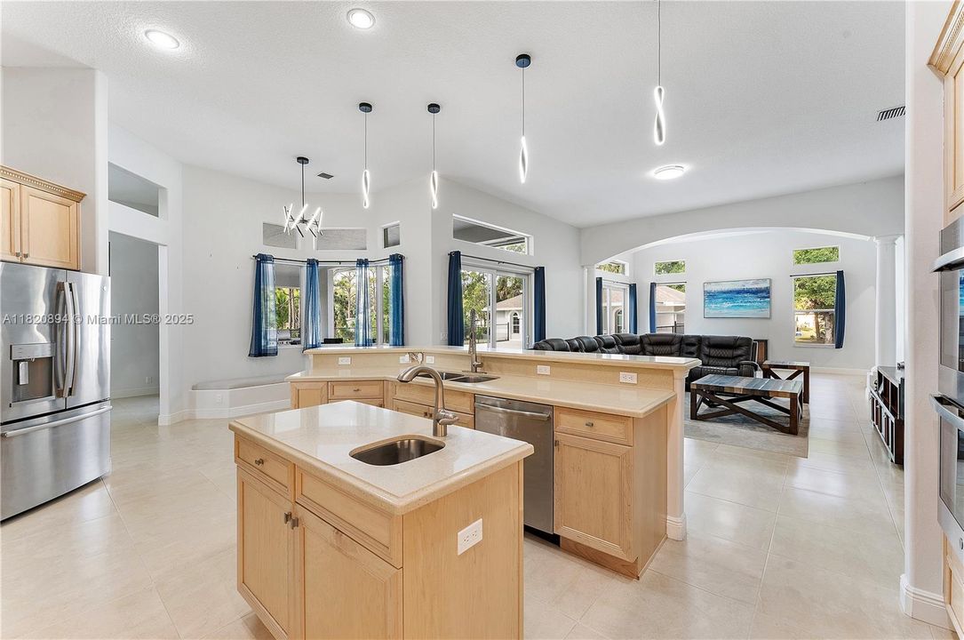 For Sale: $1,800,000 (5 beds, 4 baths, 4143 Square Feet)