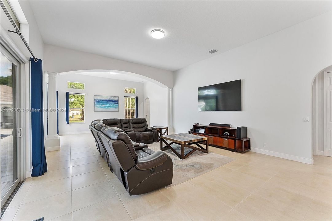 For Sale: $1,800,000 (5 beds, 4 baths, 4143 Square Feet)