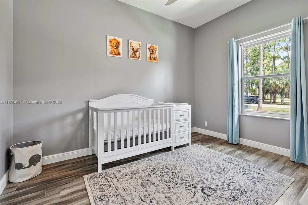 For Sale: $1,800,000 (5 beds, 4 baths, 4143 Square Feet)