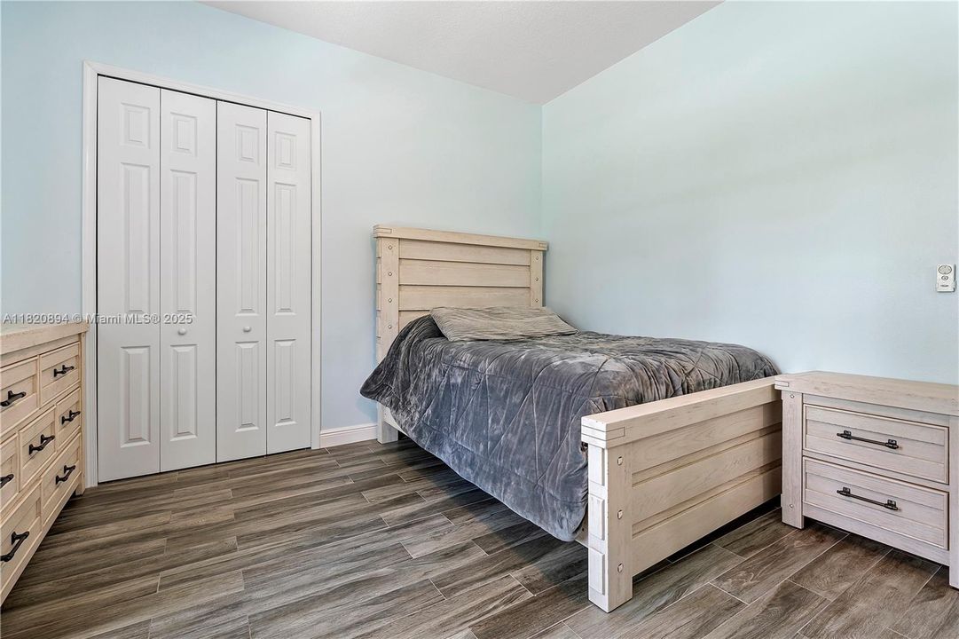 For Sale: $1,800,000 (5 beds, 4 baths, 4143 Square Feet)