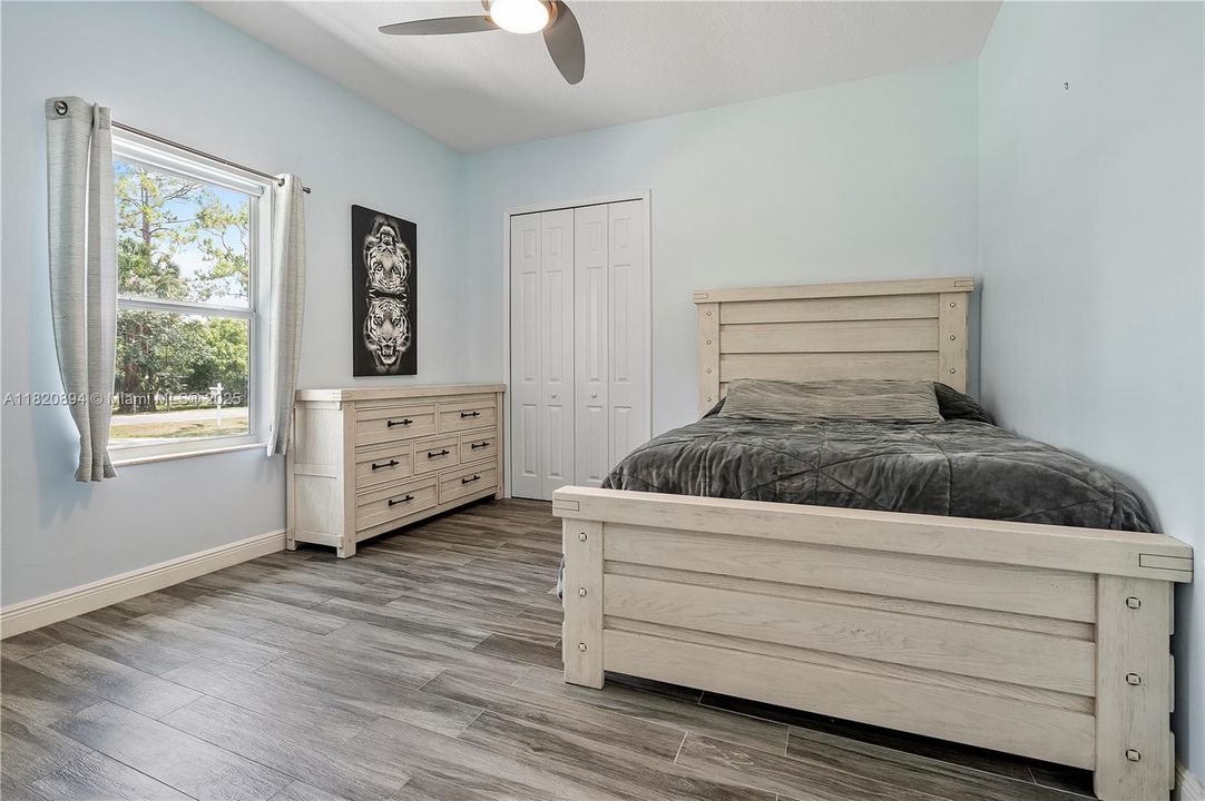 For Sale: $1,800,000 (5 beds, 4 baths, 4143 Square Feet)