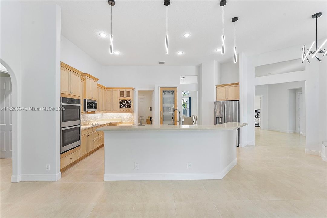 For Sale: $1,800,000 (5 beds, 4 baths, 4143 Square Feet)