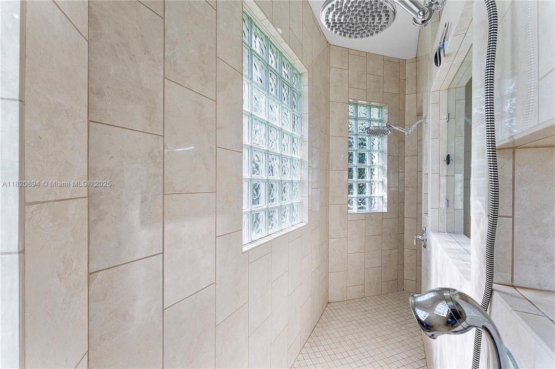 For Sale: $1,800,000 (5 beds, 4 baths, 4143 Square Feet)