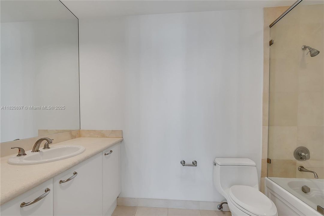 En Venta: $3,690,000 (3 camas, 4 baños, 2572 Pies cuadrados)