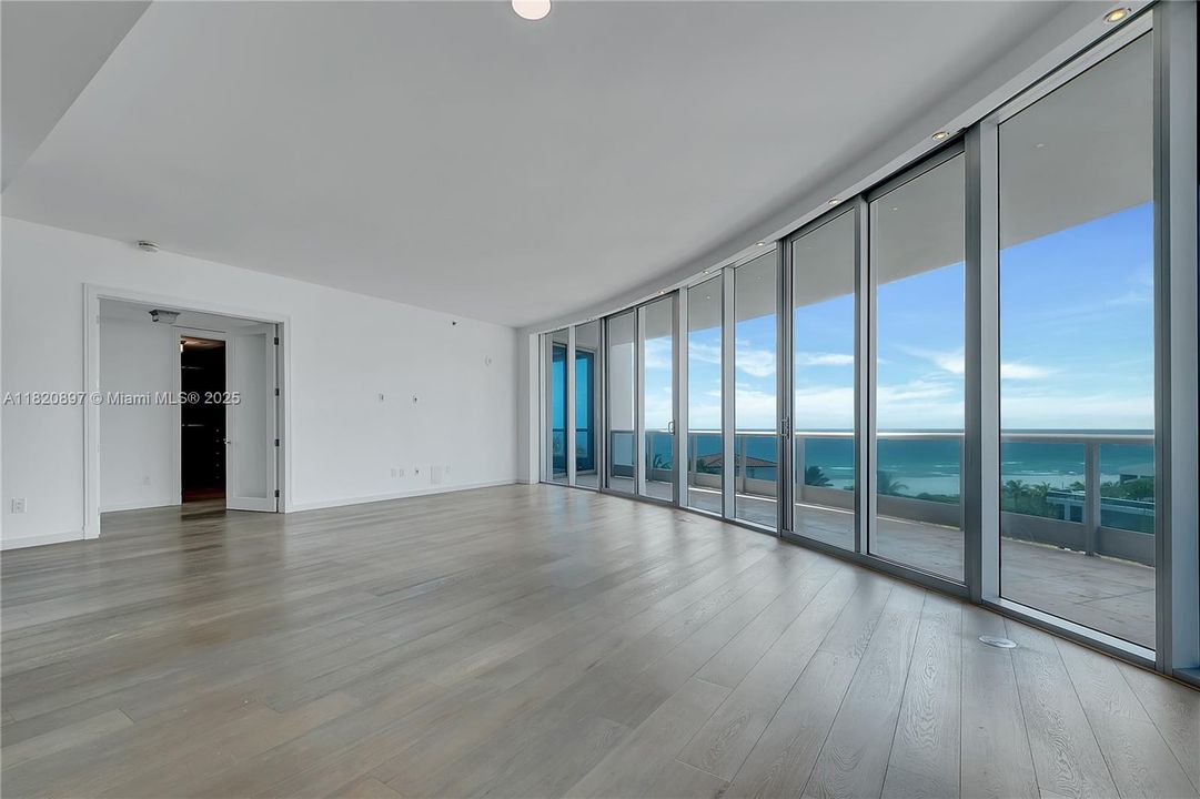 En Venta: $3,690,000 (3 camas, 4 baños, 2572 Pies cuadrados)