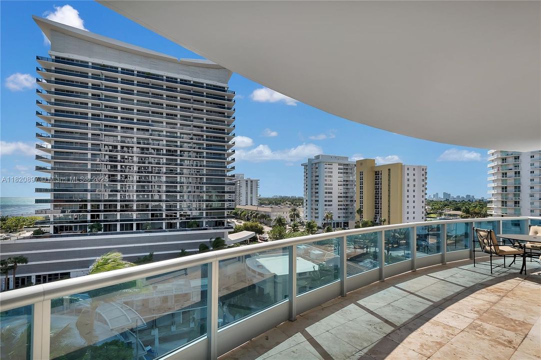 En Venta: $3,690,000 (3 camas, 4 baños, 2572 Pies cuadrados)