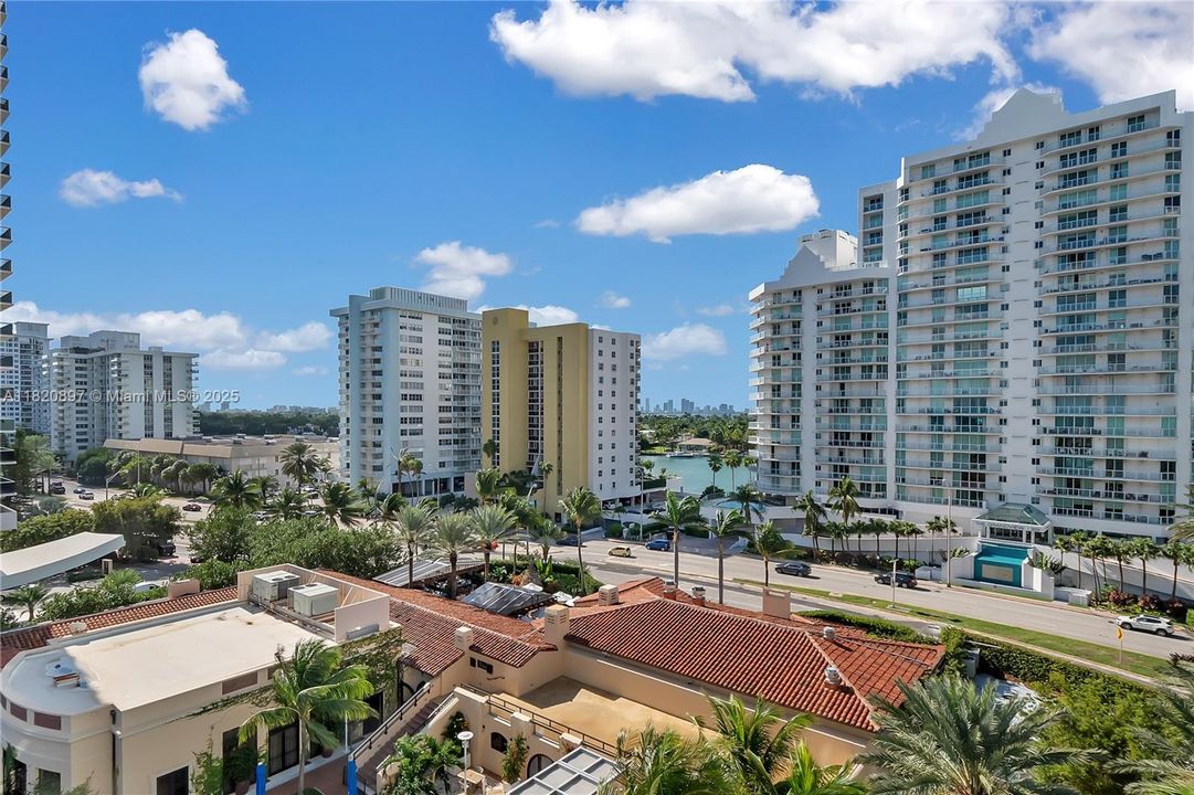 En Venta: $3,690,000 (3 camas, 4 baños, 2572 Pies cuadrados)