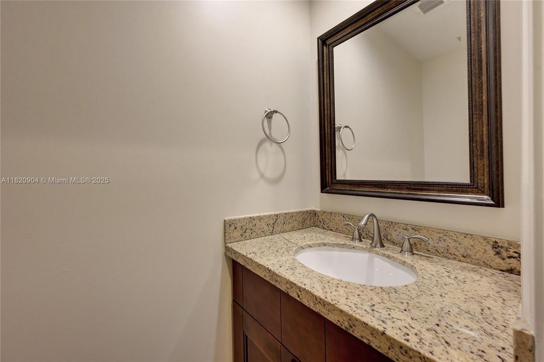 最近租的: $6,995 (4 贝兹, 2 浴室, 2734 平方英尺)