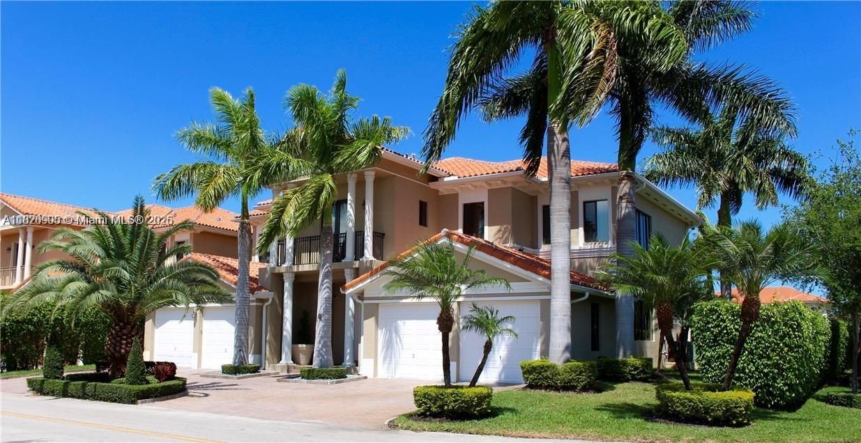 For Sale: $1,275,000 (5 beds, 4 baths, 4717 Square Feet)