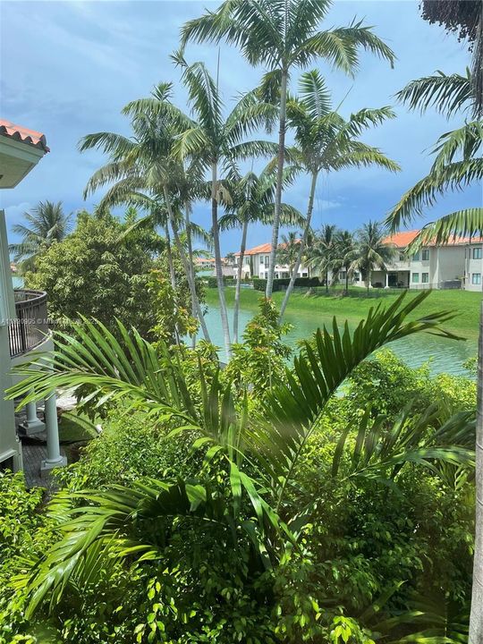 For Sale: $1,275,000 (5 beds, 4 baths, 4717 Square Feet)