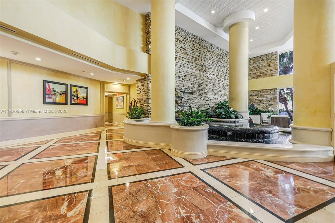 For Sale: $550,000 (2 beds, 2 baths, 1560 Square Feet)