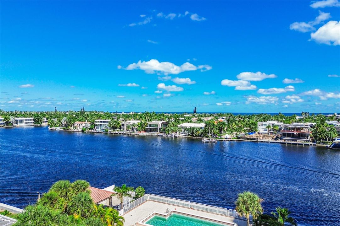 For Sale: $550,000 (2 beds, 2 baths, 1560 Square Feet)