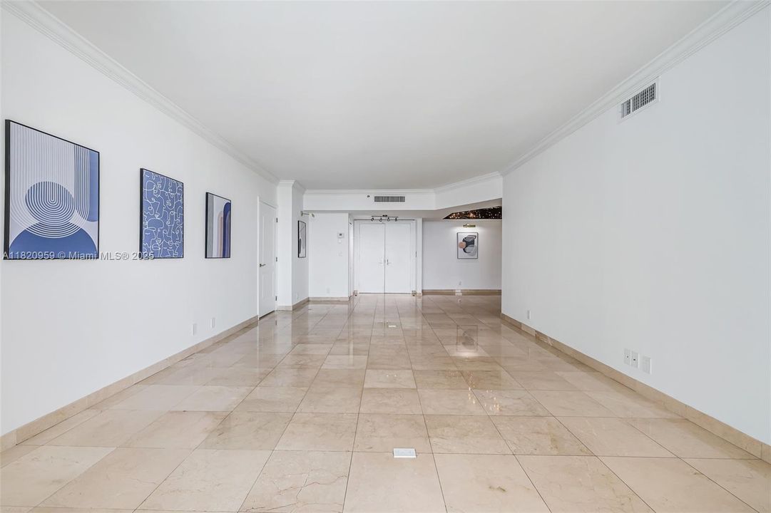 For Sale: $550,000 (2 beds, 2 baths, 1560 Square Feet)