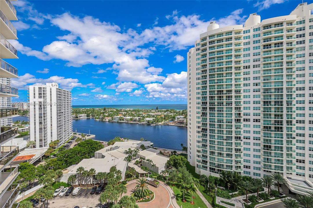 For Sale: $550,000 (2 beds, 2 baths, 1560 Square Feet)