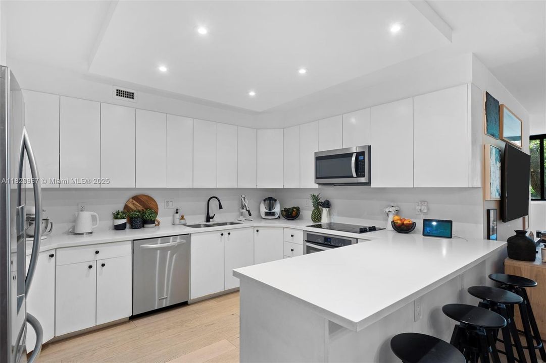 For Sale: $1,195,000 (3 beds, 2 baths, 1600 Square Feet)