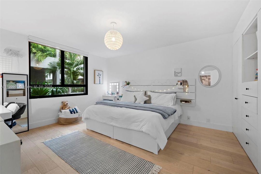 For Sale: $1,195,000 (3 beds, 2 baths, 1600 Square Feet)