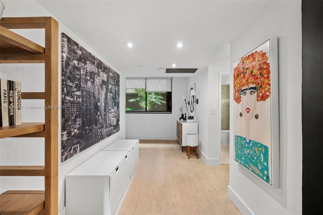 For Sale: $1,195,000 (3 beds, 2 baths, 1600 Square Feet)