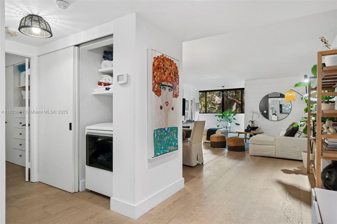 For Sale: $1,195,000 (3 beds, 2 baths, 1600 Square Feet)