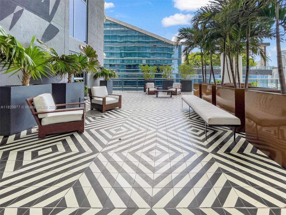 Residents lounge Floors 45 & 46
