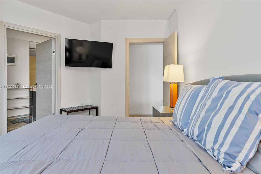 2nd bedroom