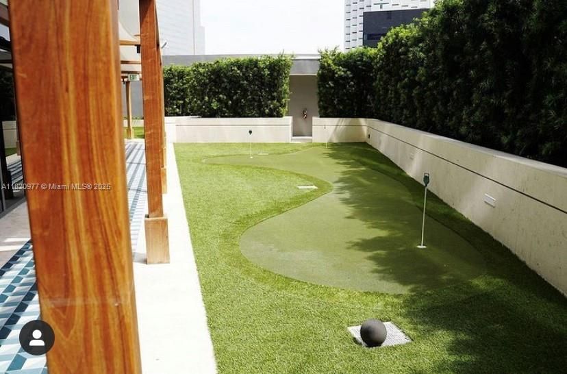 Golf practice putting