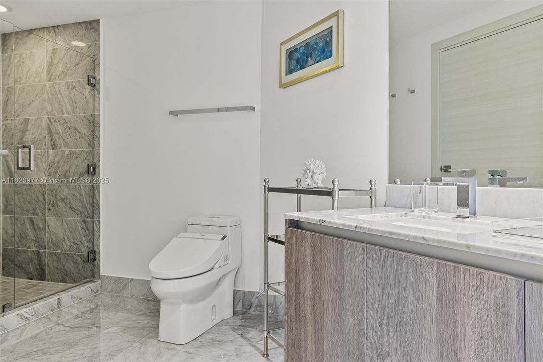 Guest full bathroom