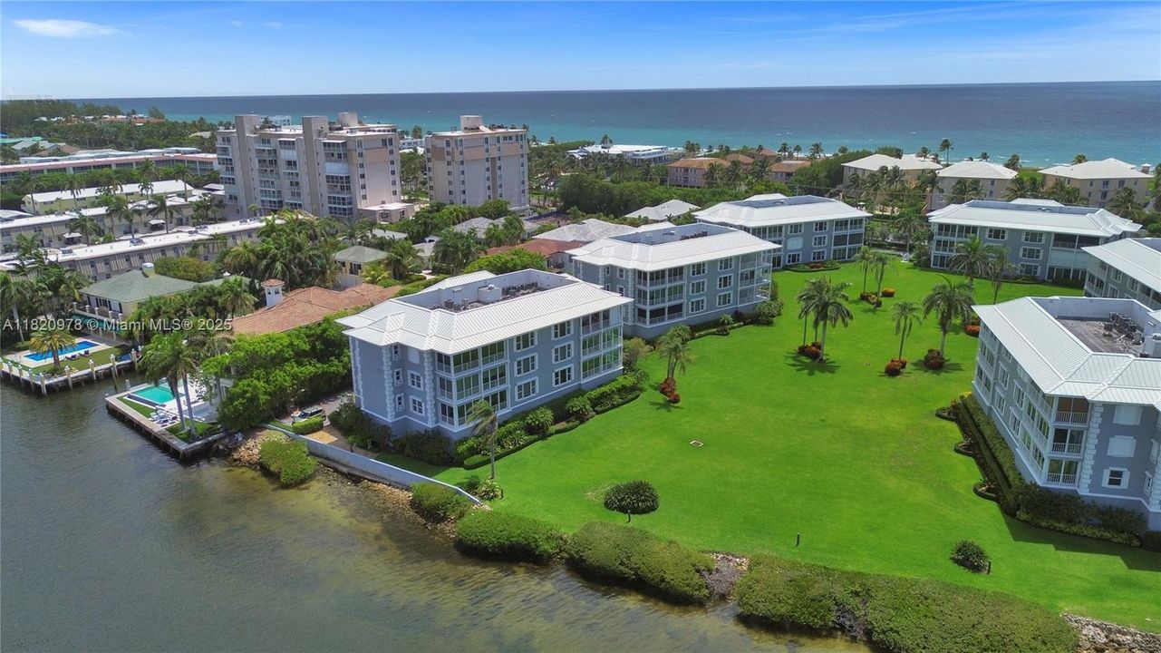 Vendido Recientemente: $2,000,000 (3 camas, 4 baños, 2118 Pies cuadrados)
