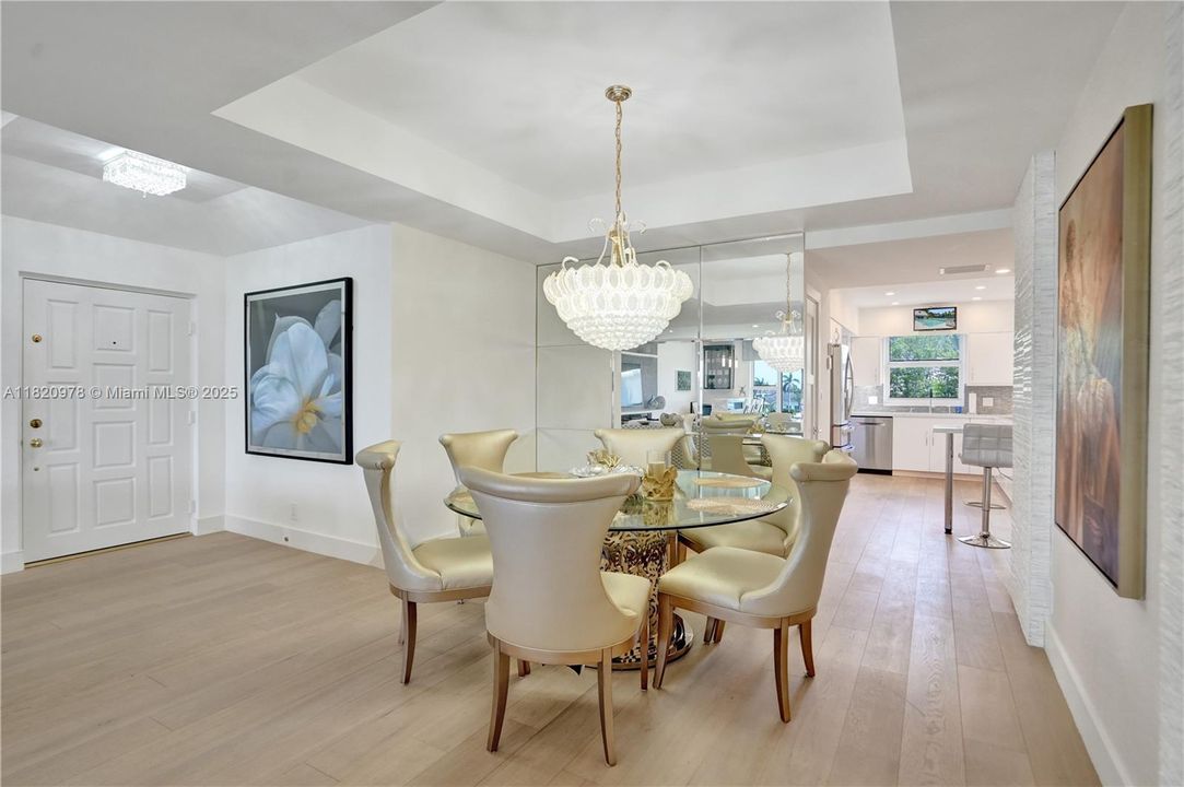 Vendido Recientemente: $2,000,000 (3 camas, 4 baños, 2118 Pies cuadrados)