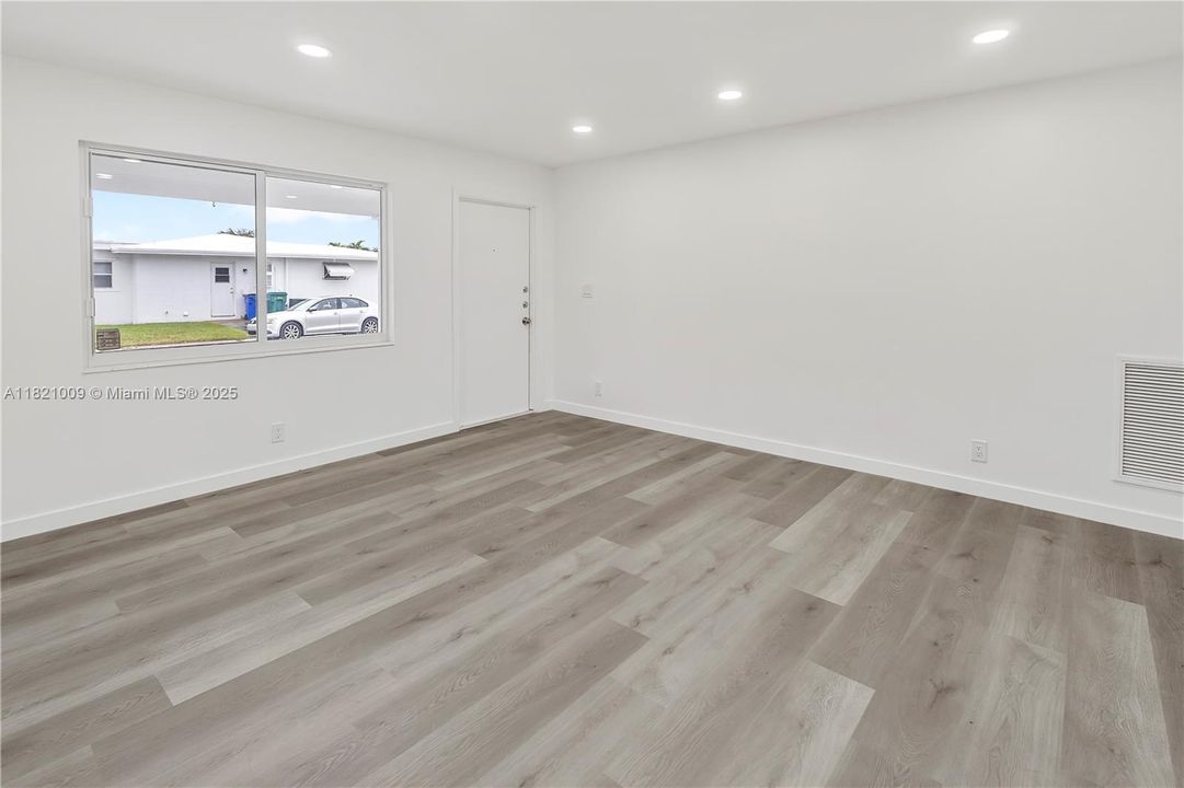 Recently Sold: $375,000 (3 beds, 2 baths, 1510 Square Feet)