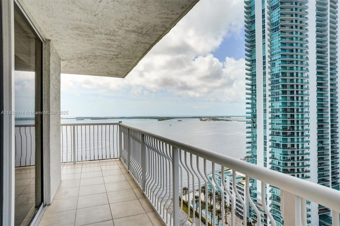 最近售出: $755,000 (2 贝兹, 2 浴室, 1105 平方英尺)