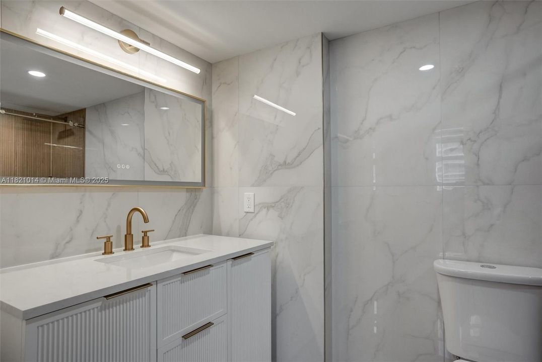 最近售出: $755,000 (2 贝兹, 2 浴室, 1105 平方英尺)