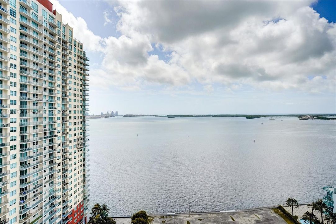 最近售出: $755,000 (2 贝兹, 2 浴室, 1105 平方英尺)